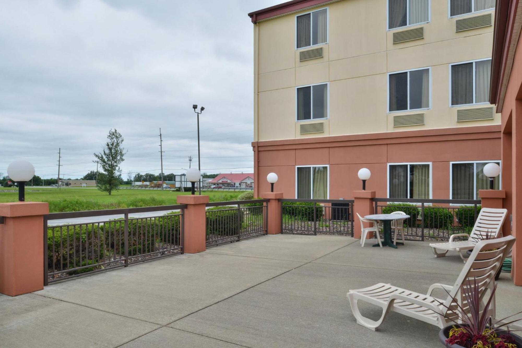 Red Roof Inn Clyde Εξωτερικό φωτογραφία